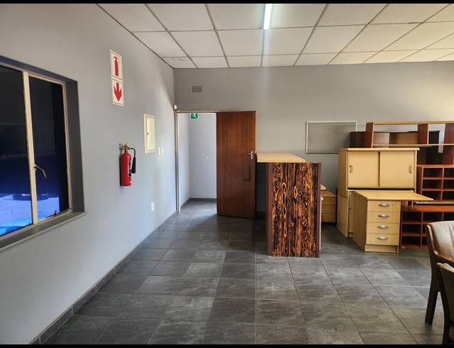 800M² WAREHOUSE TO LET IN WADEVILLE
